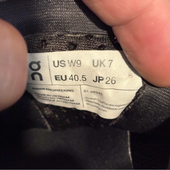 On Cloud Cloudmonster Comfort Running Shoes in color Nimbus Hay. Women's Size 9 - Picture 8 of 10